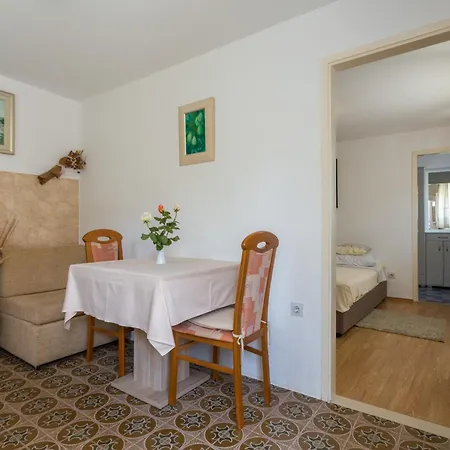 Ivano Apartment *