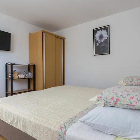 Ivano Apartment *